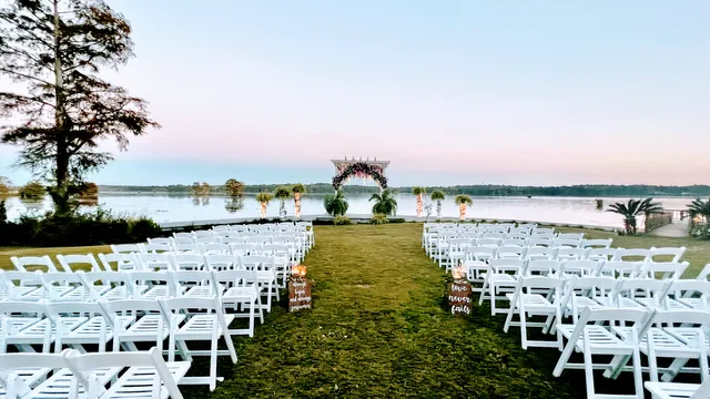 The Lake House of Laurel