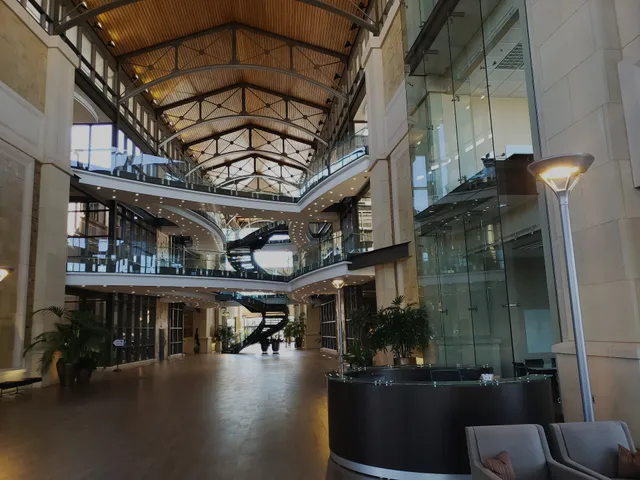 Hobby Lobby Finance & Technology