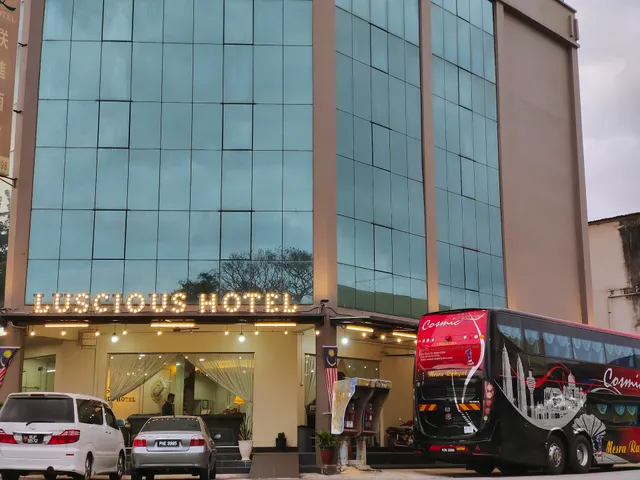 Luscious Hotel