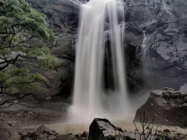 Aagaya Gangai Falls - Kollimalai