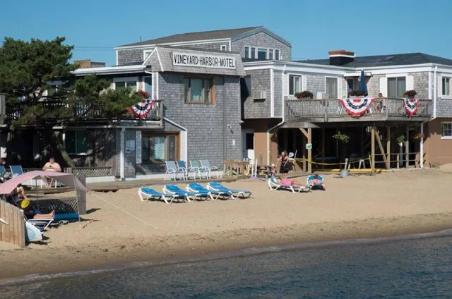 Vineyard Harbor Motel - Private Beach