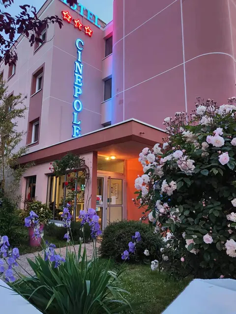 Hôtel Cinepole