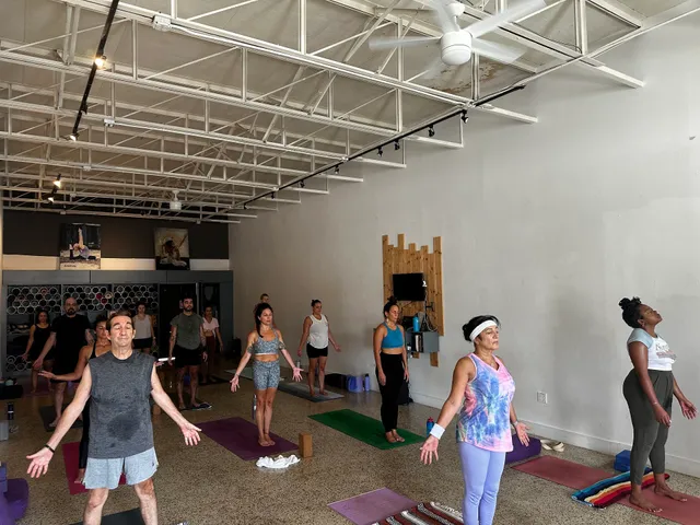 305 Yoga : Studio in North Miami Fl