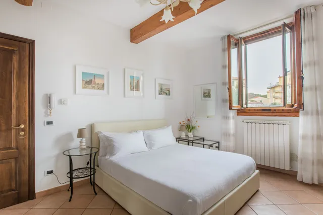 Florence Liona Apartments