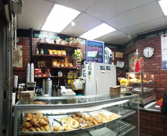 La Montaña Bakery Y Empanadas