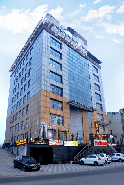Hotel Midtown Grand , Peer Muchalla. Near Sector 20 Panchkula