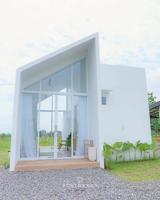 Putih Kaca Villa