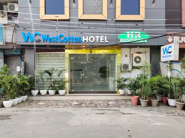 WestCottas Hotel