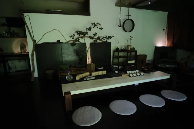 山澗室 · 野放 炭焙 茶事