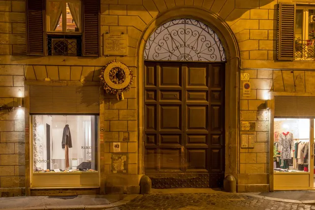 Navona White Apartment