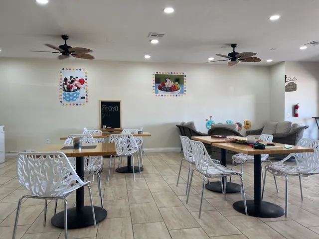 Chillzz - Frozen Yogurt & more