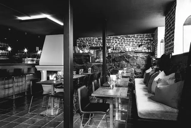 Cru Wine & French Food