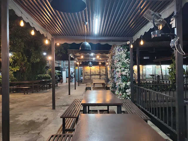 Rumah Makan Lesehan Pondok Laras