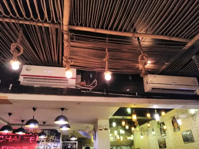 Chalte Firte Momos & Special Foods veg non veg