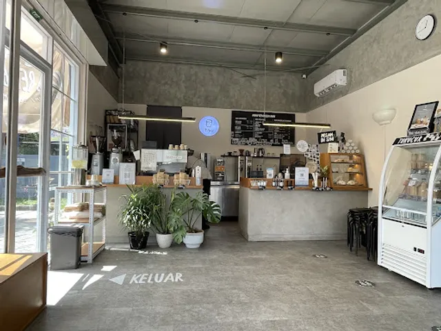 Toko Kopi TUKU - SPBU bp Gubeng