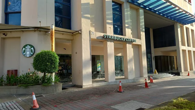 Starbucks Amcorp Tower