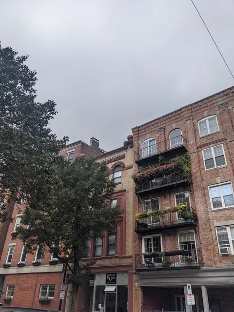 Johnny & Gino Hairstyling