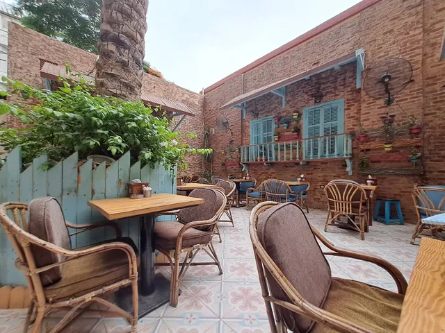 Oldish ( Restaurant & Cafe )