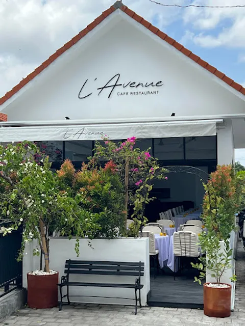 L'Avenue Restaurant
