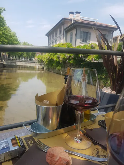 Selmo Café Wine & Spirits Bar