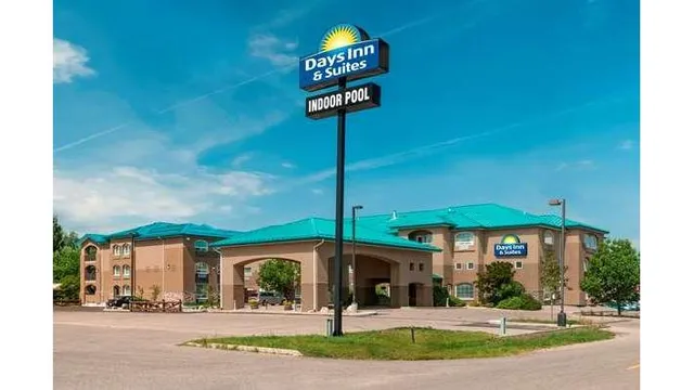 Days Inn & Suites by Wyndham Brandon