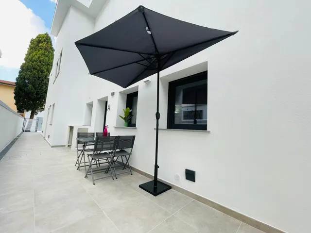 ELISA APARTMENTS A/B