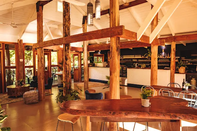 5 Acres Bar & Kitchen