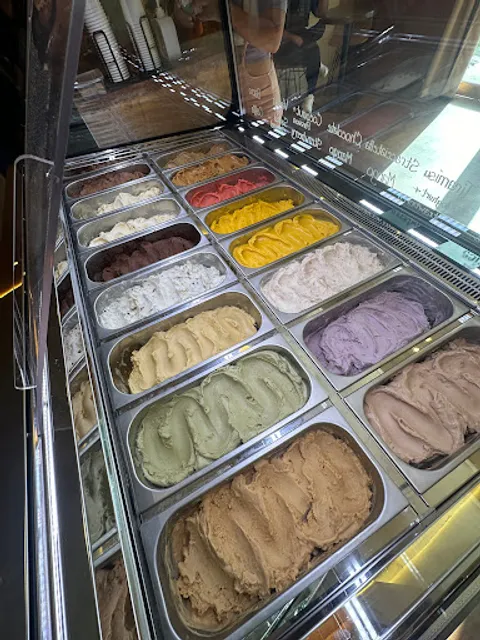 Bànay Bakery + Cafe