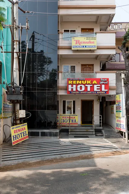 OYO 26559 Renuka Hotels