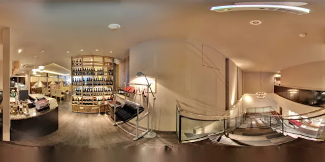 Pizzeria & Bar Logic Honmachi