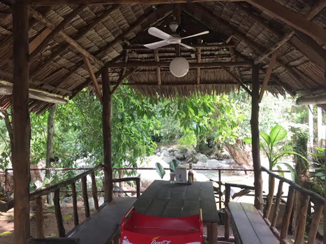 ร้าอาหารครัวหินลาด Krua Hinlad Restaurant