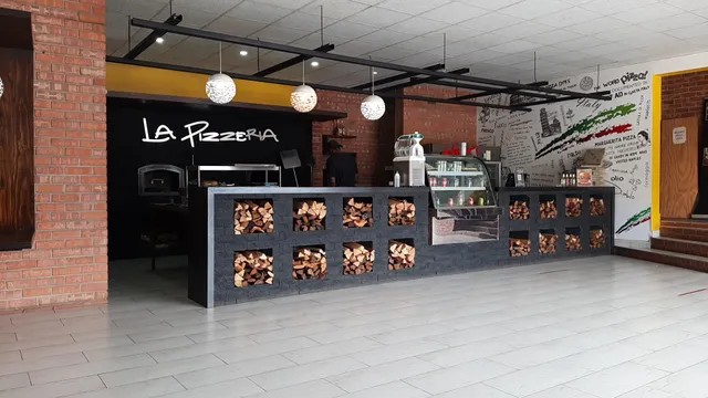 La Pizzeria