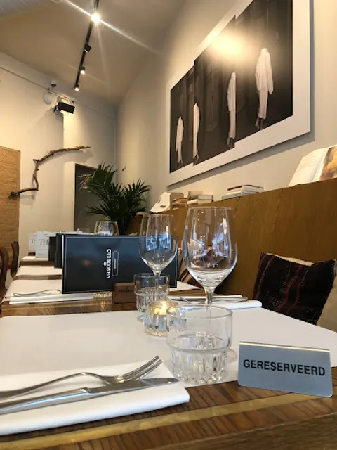 Vascobelo V-bar Den Haag