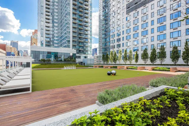 SKY - Luxury Apartments