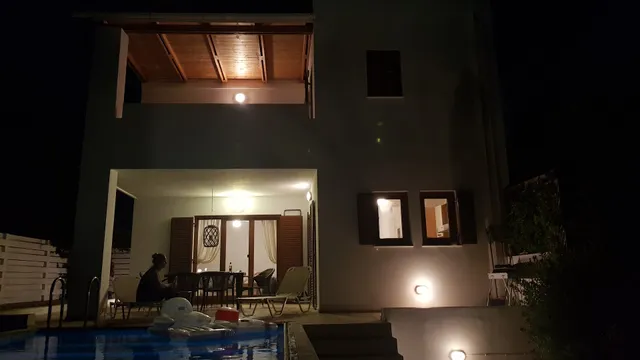 Lardos Luxury Apartments