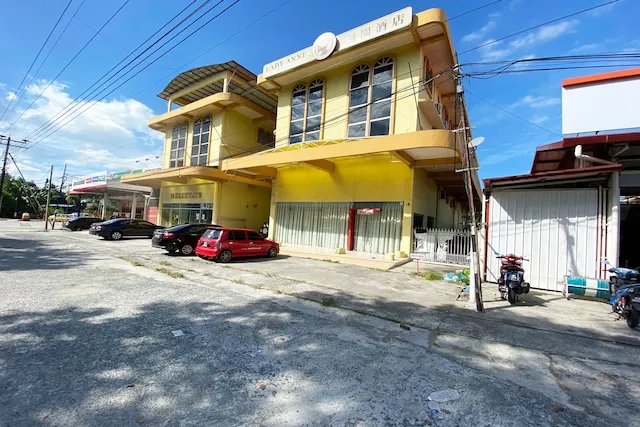 OYO 90104 Lady Anne Hotel