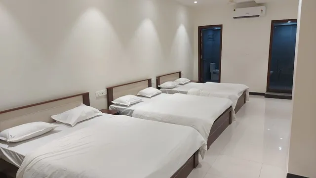 Hotel Santoshi Novatel