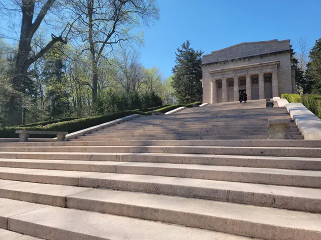 Lincoln Birthplace Memorial