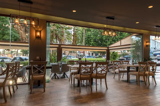 G-Wine Bar and Grill