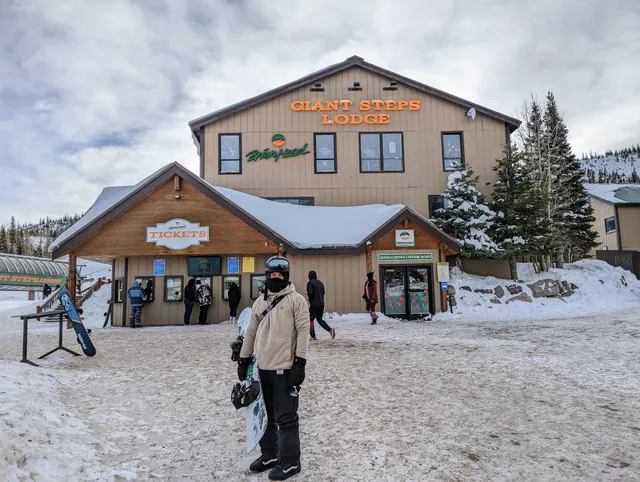 Giant Steps Ski Lodge and Lifts
