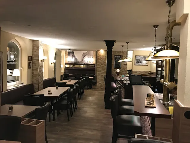 QUINTS - Café | Restaurant | Lounge