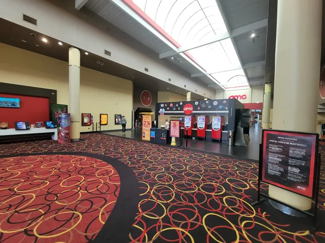 AMC Monmouth Mall 15