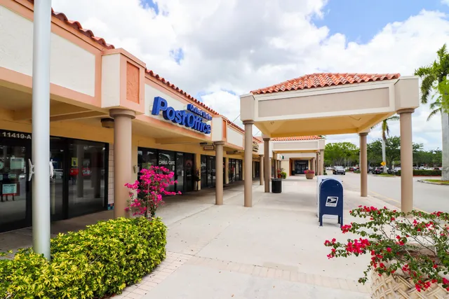 Shoppes At Loggers Run