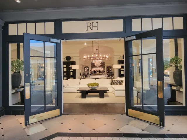 RH Short Hills | The Gallery at the Mall at Short Hills