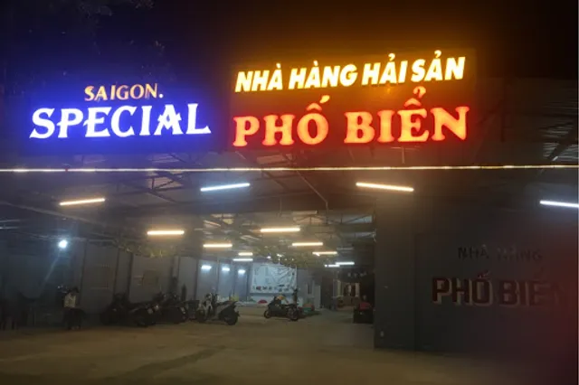 Nhà Hàng Hương Phố Biển (phố biển)