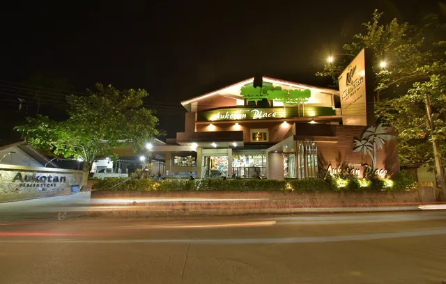 Aukotan Place Hotel