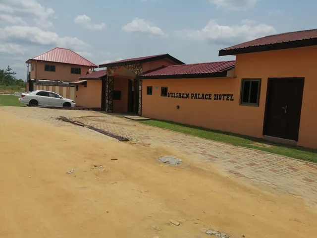 Nelsban Palace Hotel