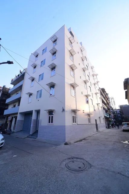 HooLiv Ociana | Premium Hostel | Noida Sector 58