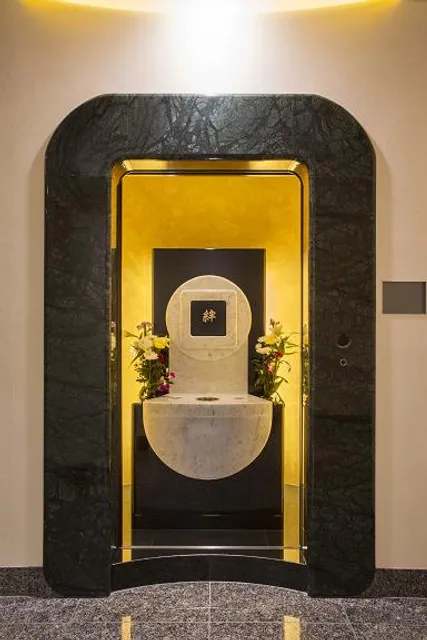 新宿御苑前聖陵