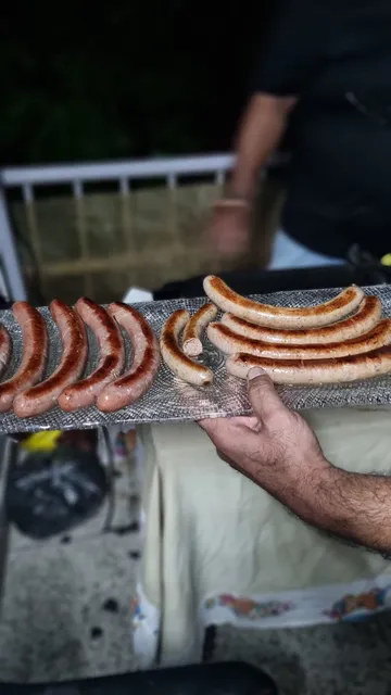 SAUSAGE N GRILLS